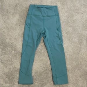 Lululemon In Movement cropped 21’ leggings